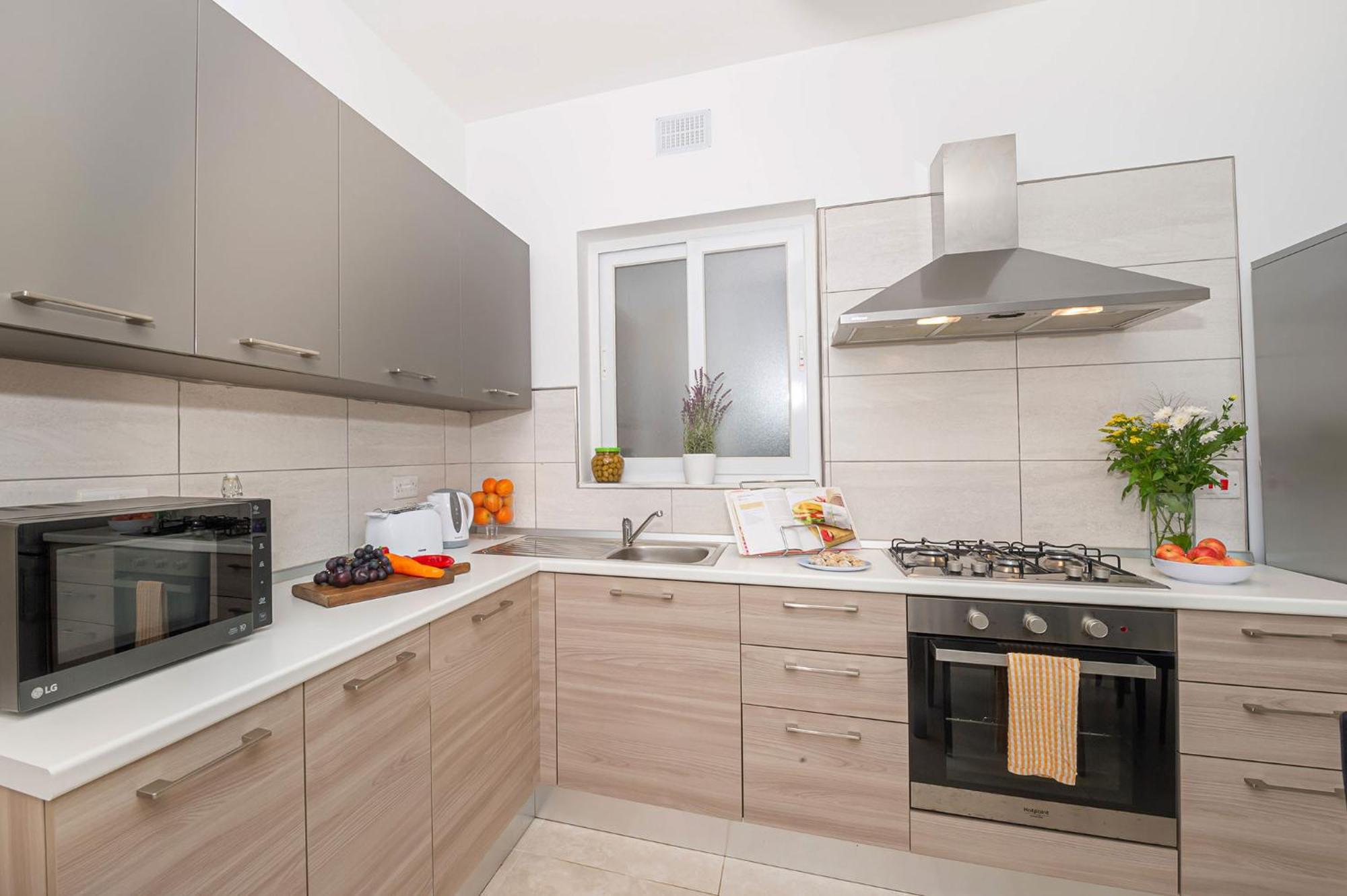Hillock Apartment *