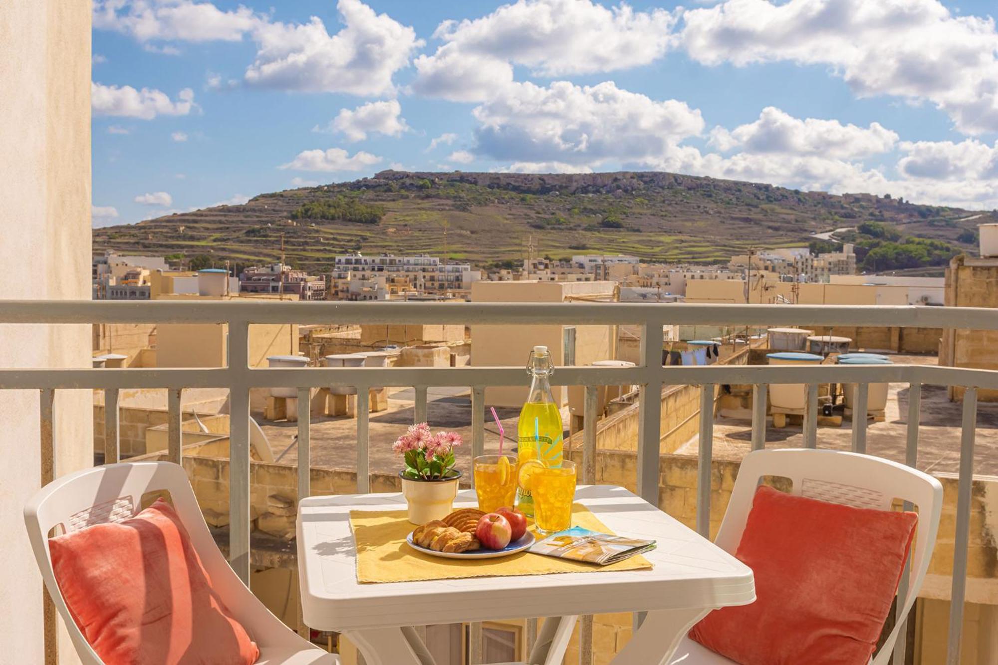 Hillock Apartment Marsalforn