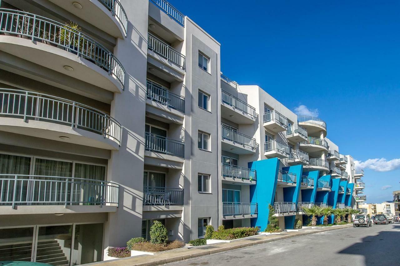 Hillock Apartment