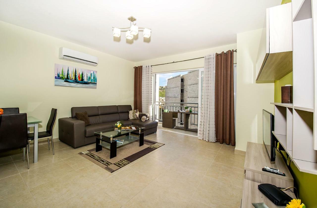 Hillock Apartment