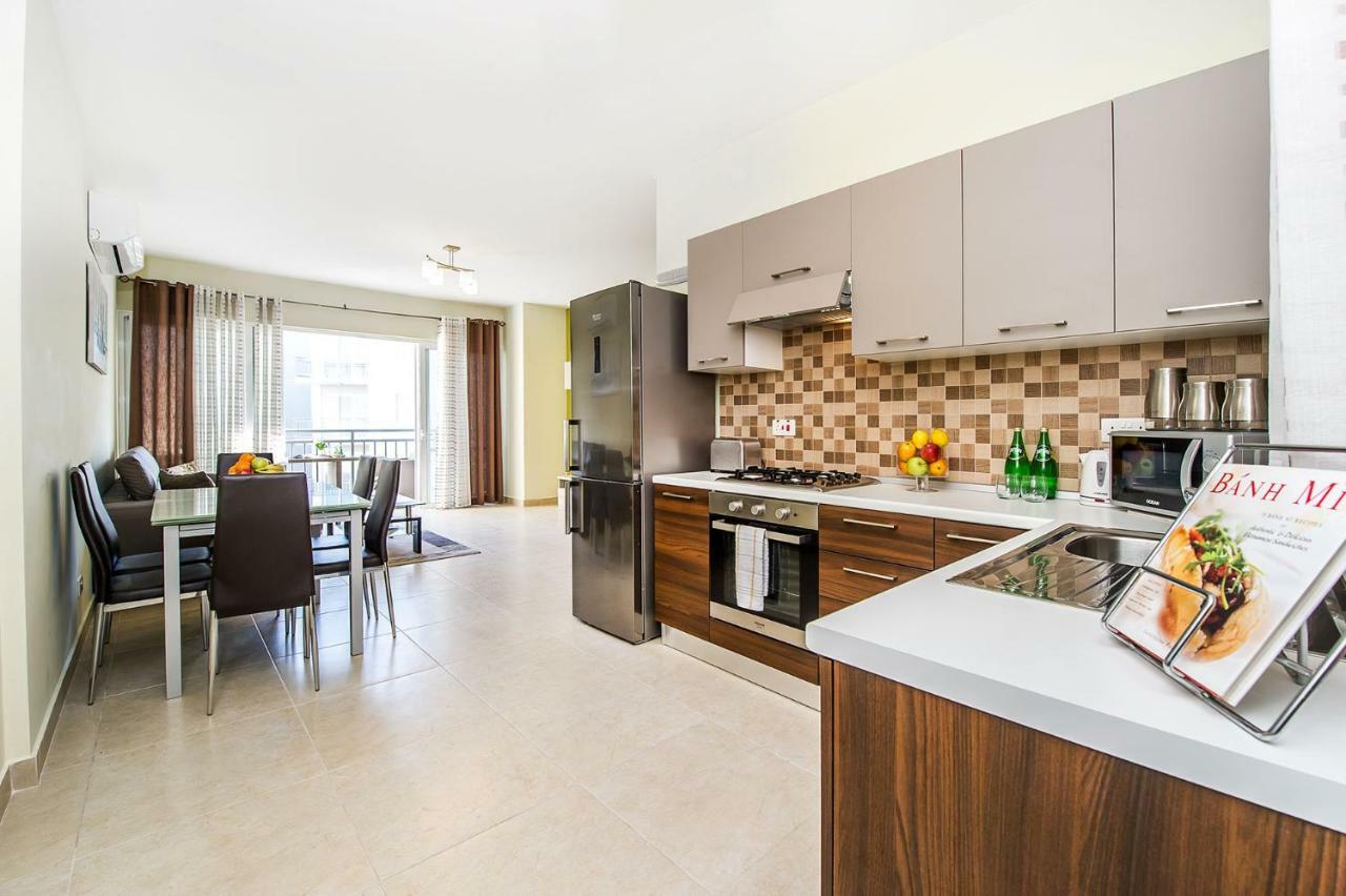 Apartment Hillock